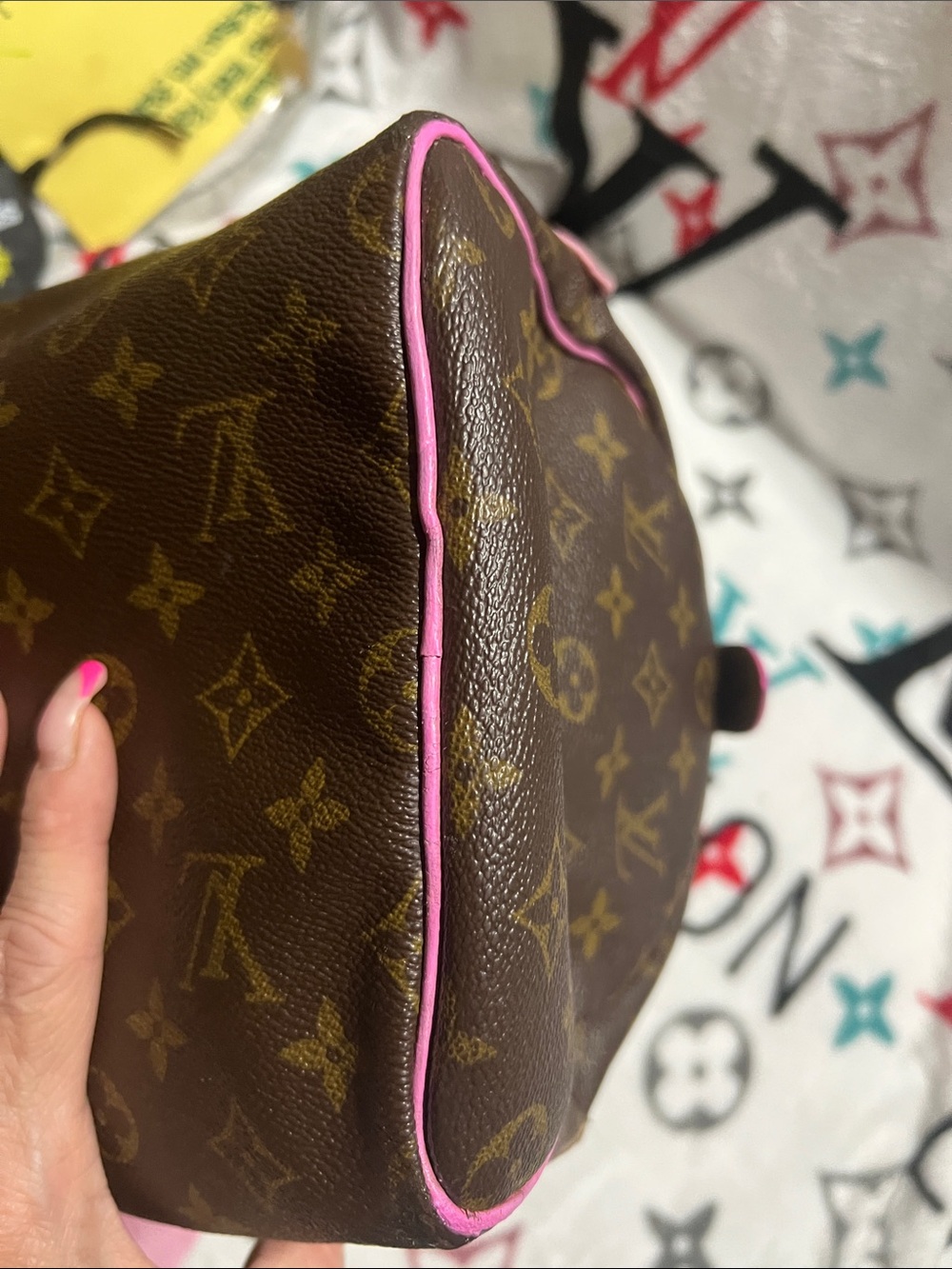 Louis Vuitton Brown Monogram speedy 30 Satchel with Pink Trim and Patches - Picture 5 of 7